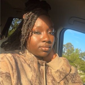 Meet your Posher, Inaja